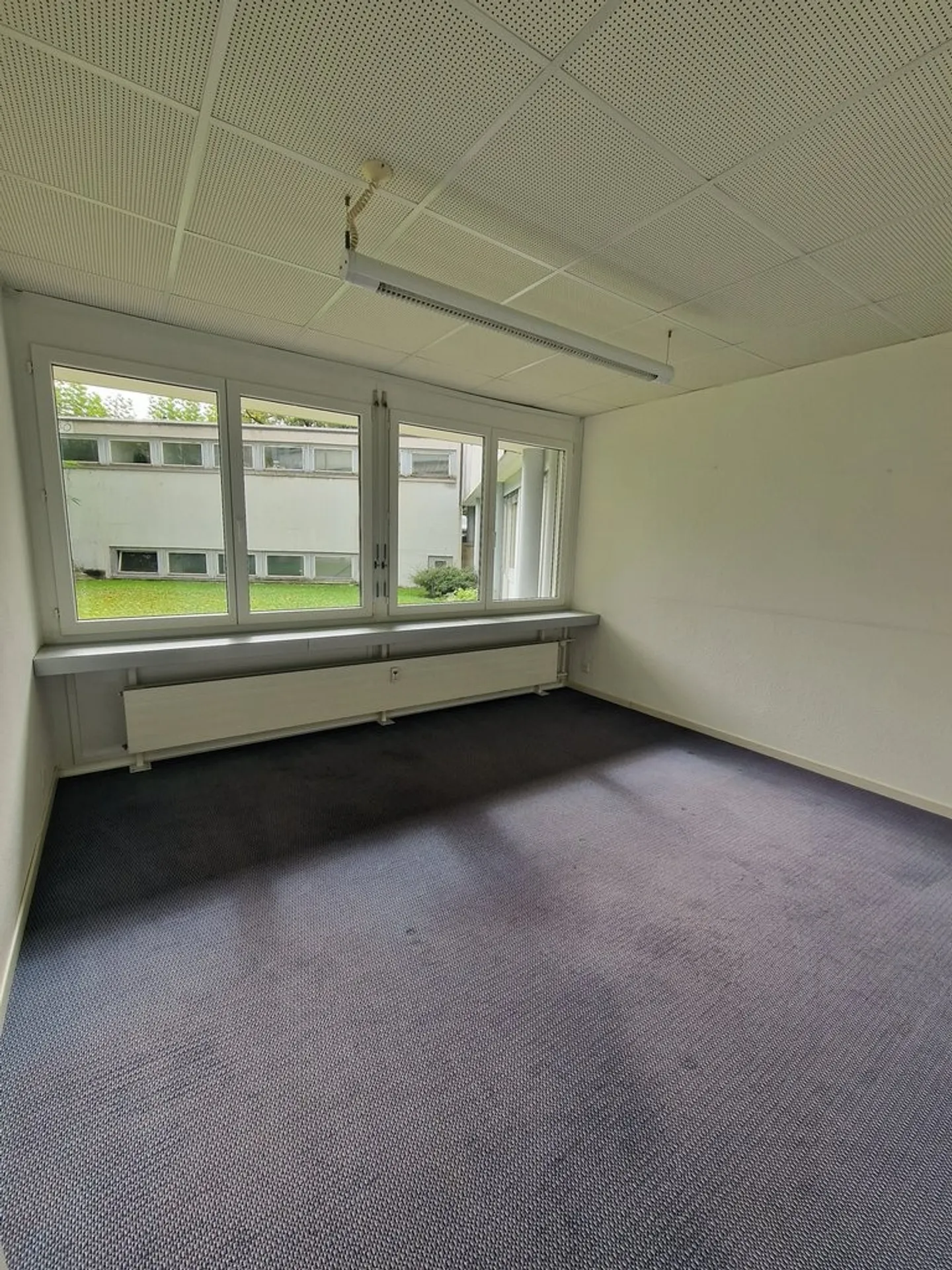 Espace de bureau central au rez-de-chaussée à Soleure - Photo 6 sur 10