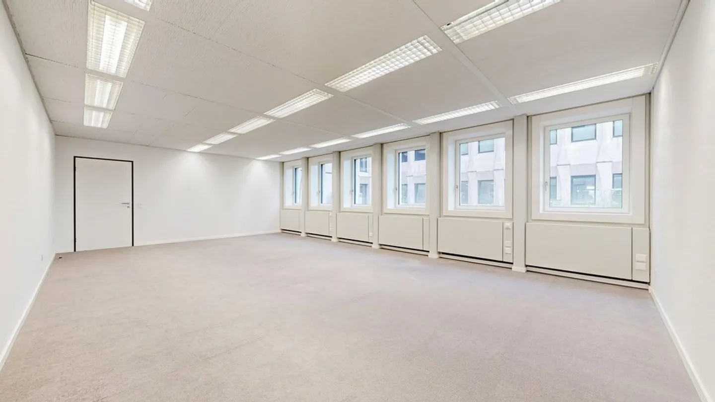 Spazio ufficio centrale per start-up e aziende consolidate - Foto 5 di 7