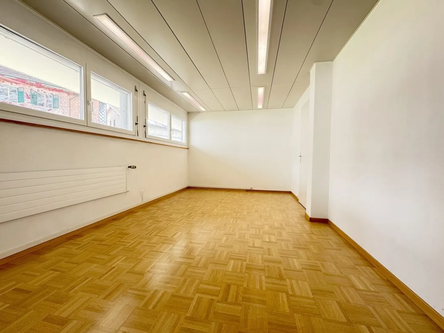 Vielseitiger Praxisraum - Foto 2 von 8