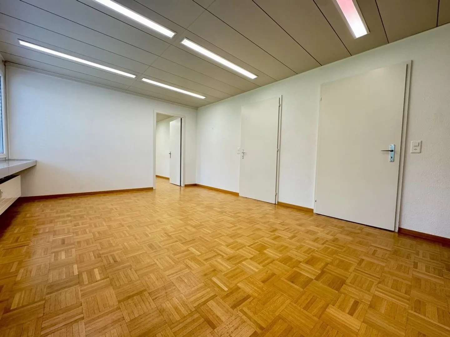 Vielseitiger Praxisraum - Foto 3 von 8