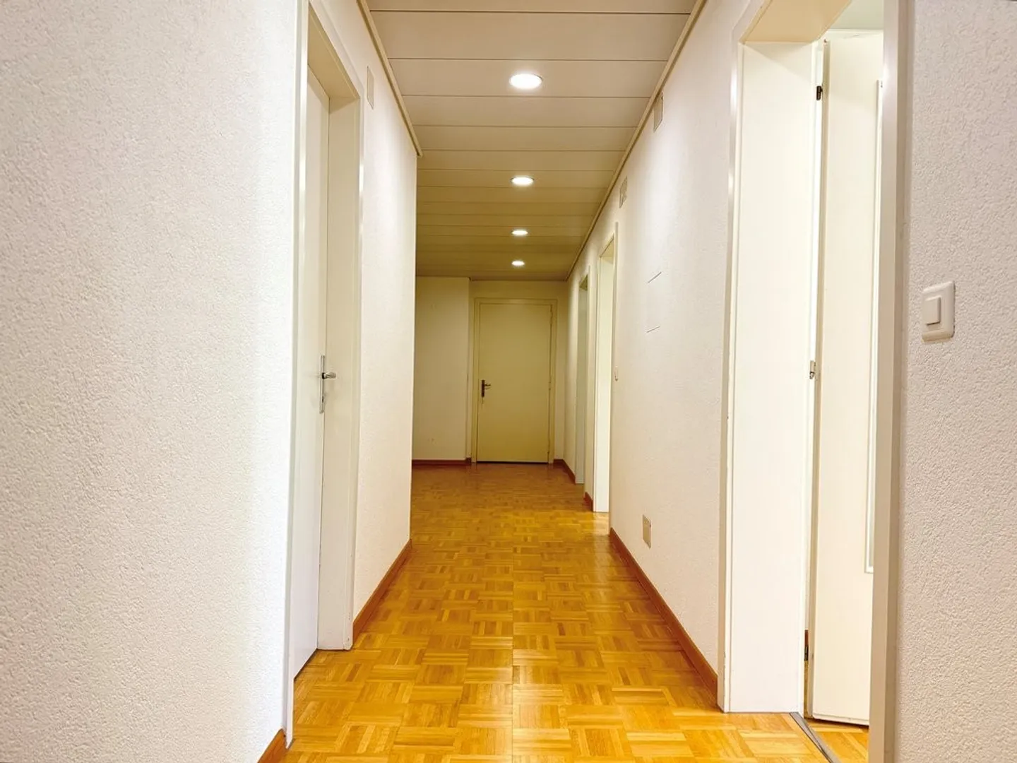 Vielseitiger Praxisraum - Foto 6 von 8