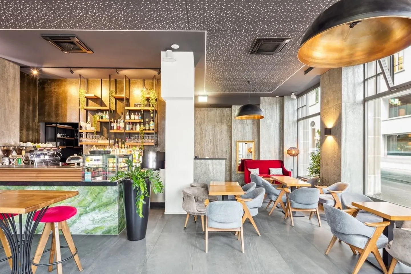 Espace commercial attrayant dans un emplacement central - Photo 4 sur 10