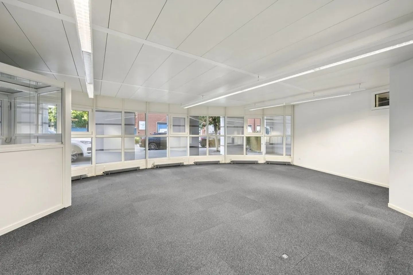Attraktive EG-Fläche für Büro oder Gewerbe in bester Lage - Photo 4 sur 12