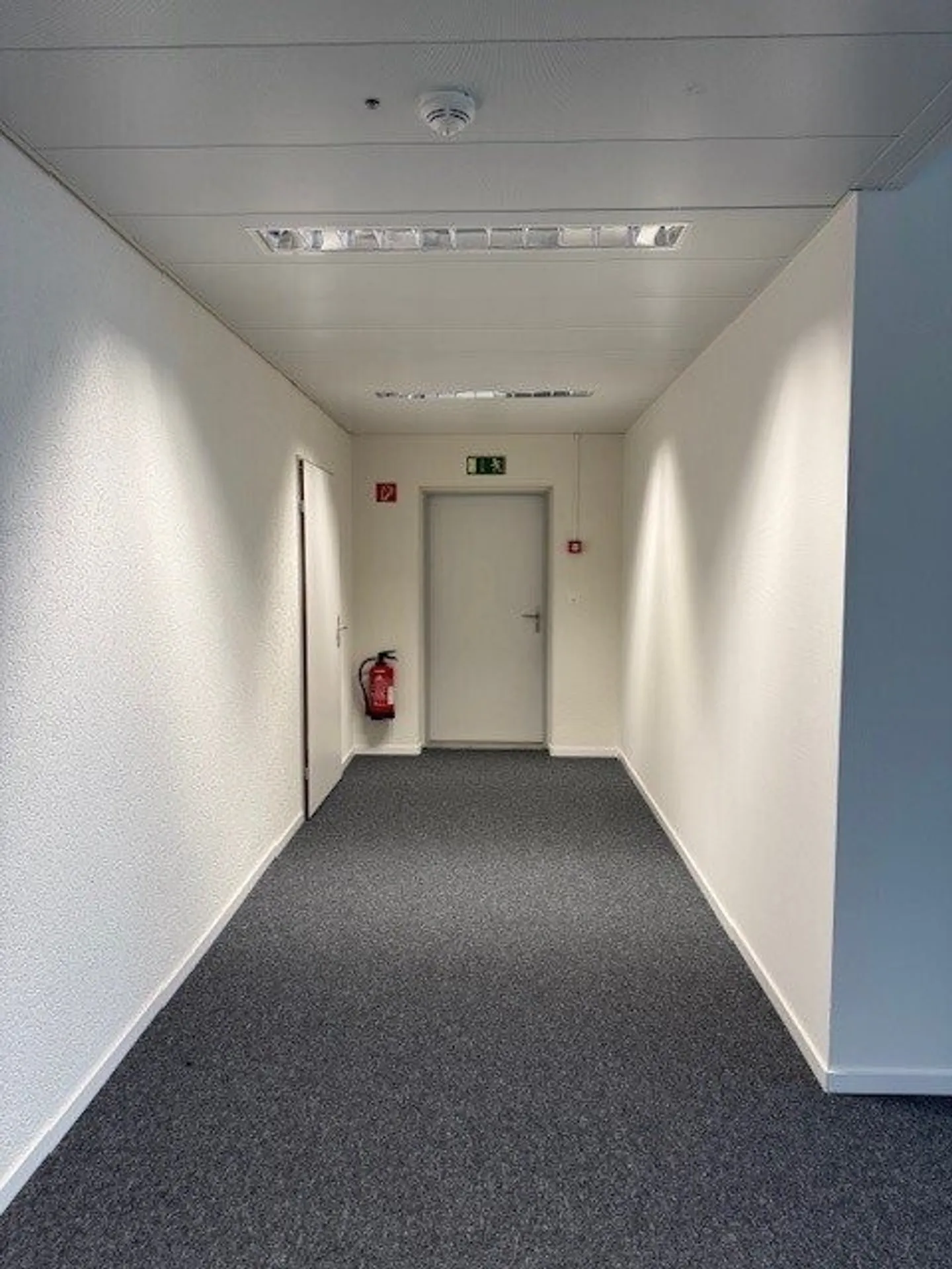 Spazio ufficio in posizione privilegiata in affitto - Foto 5 di 7