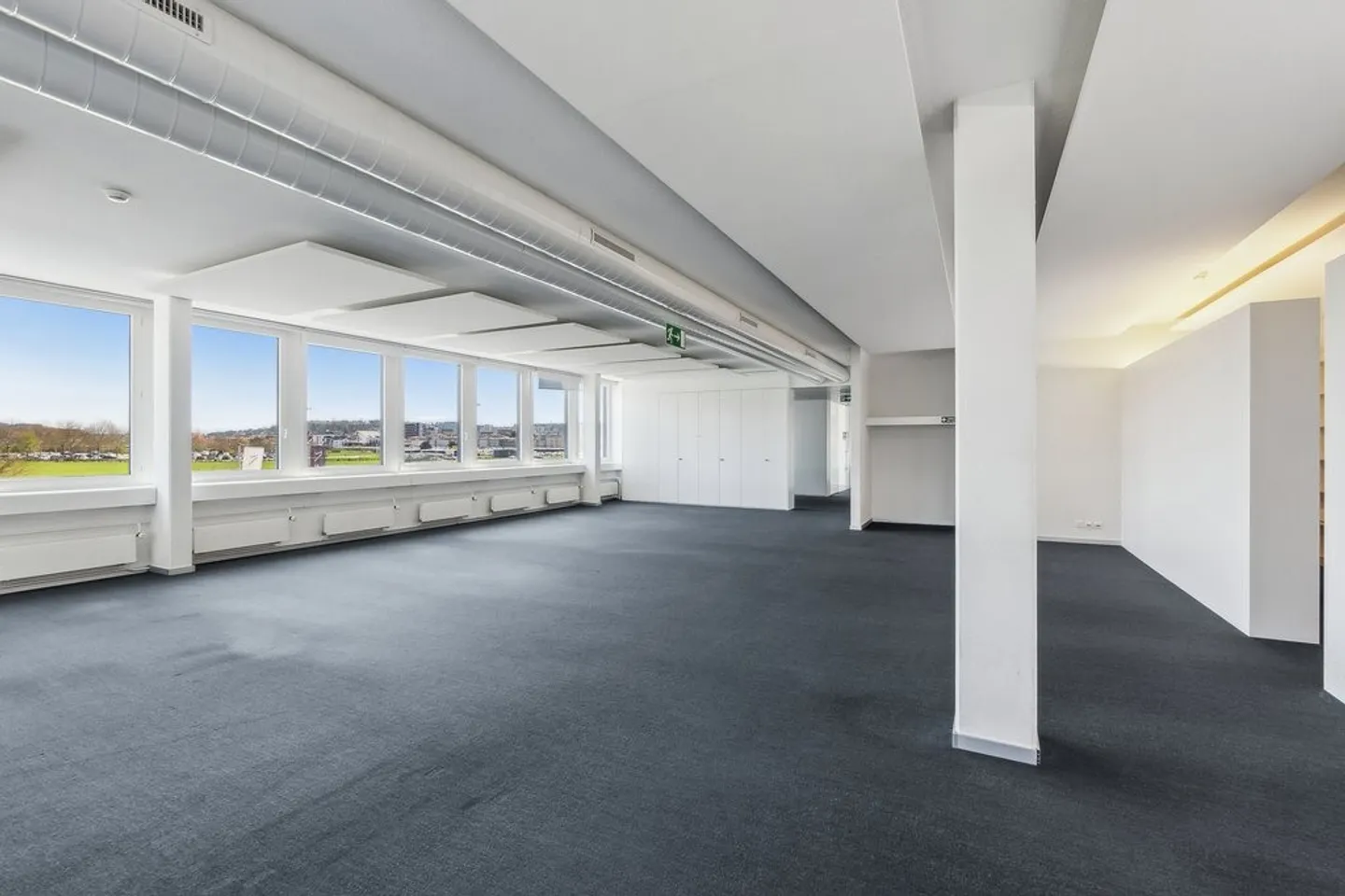 Espace de bureau dans un emplacement central - Limité jusqu'en décembre 2030 - Photo 2 sur 11