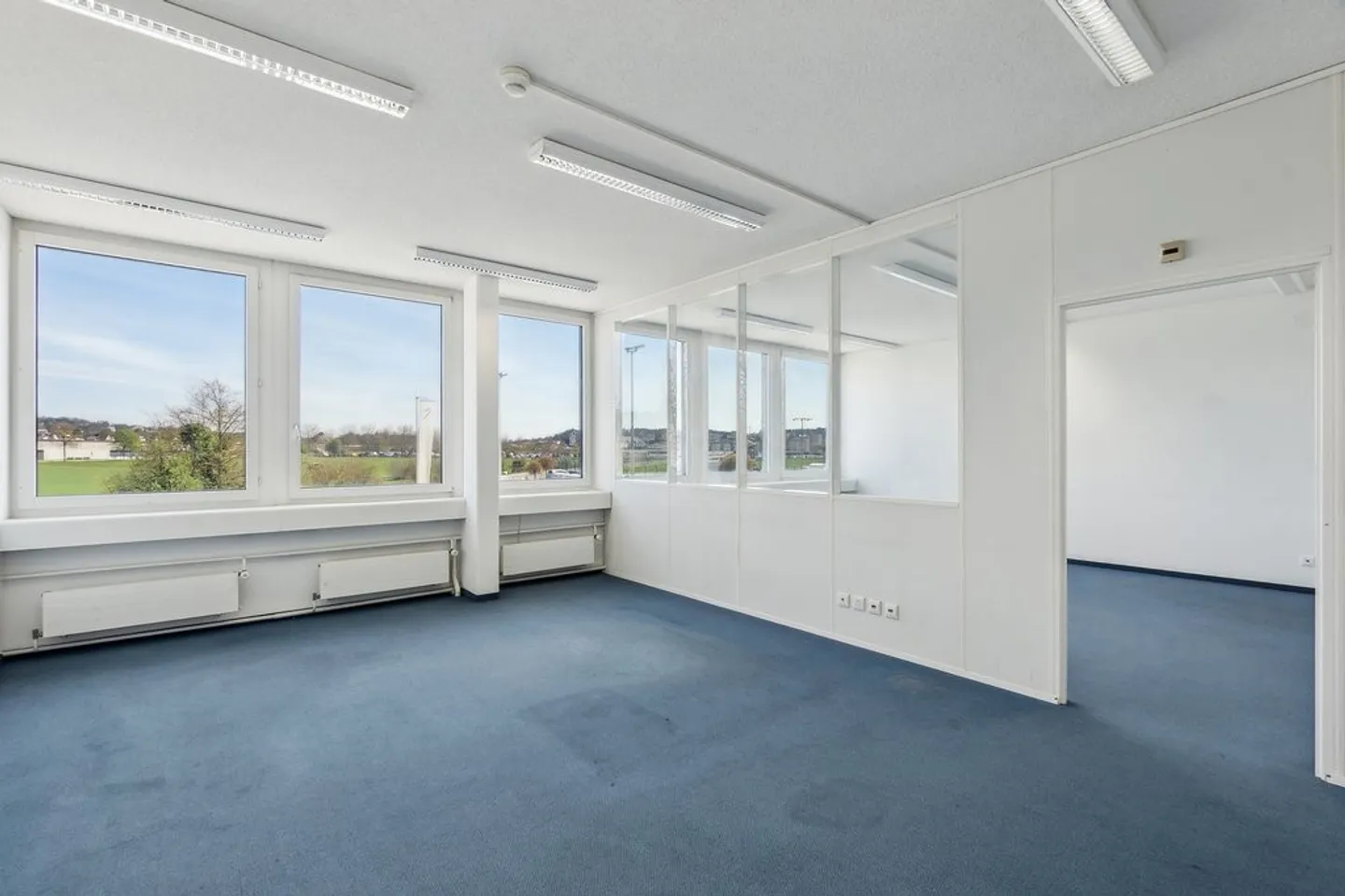 Espace de bureau dans un emplacement central - Limité jusqu'en décembre 2030 - Photo 3 sur 11