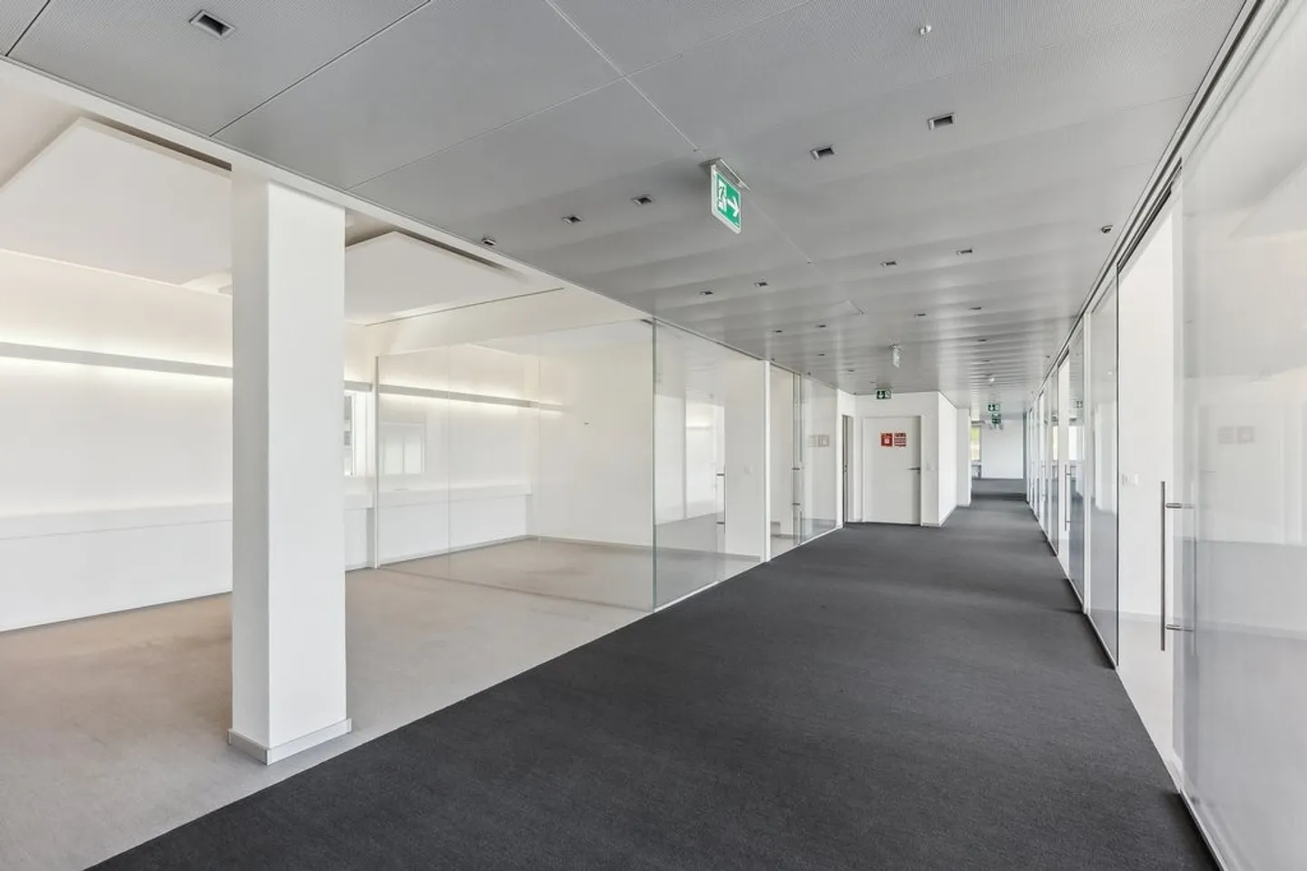 Espace de bureau dans un emplacement central - Limité jusqu'en décembre 2030 - Photo 4 sur 11