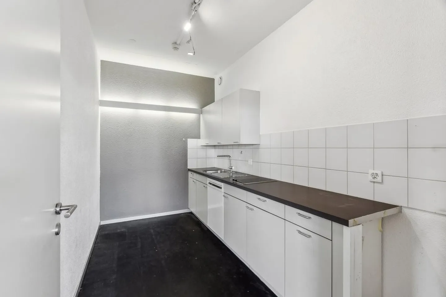 Espace de bureau dans un emplacement central - Limité jusqu'en décembre 2030 - Photo 8 sur 11