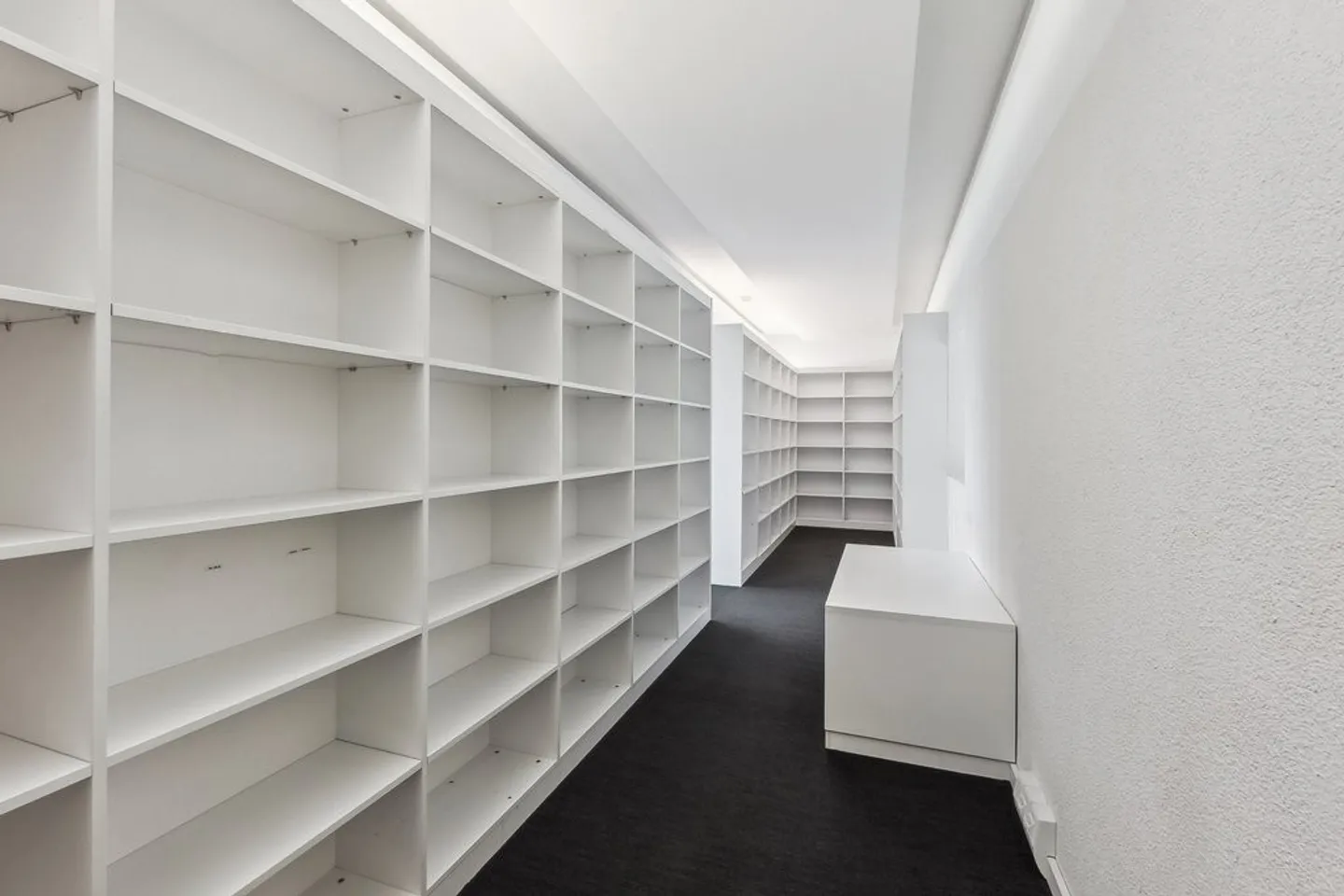 Espace de bureau dans un emplacement central - Limité jusqu'en décembre 2030 - Photo 9 sur 11