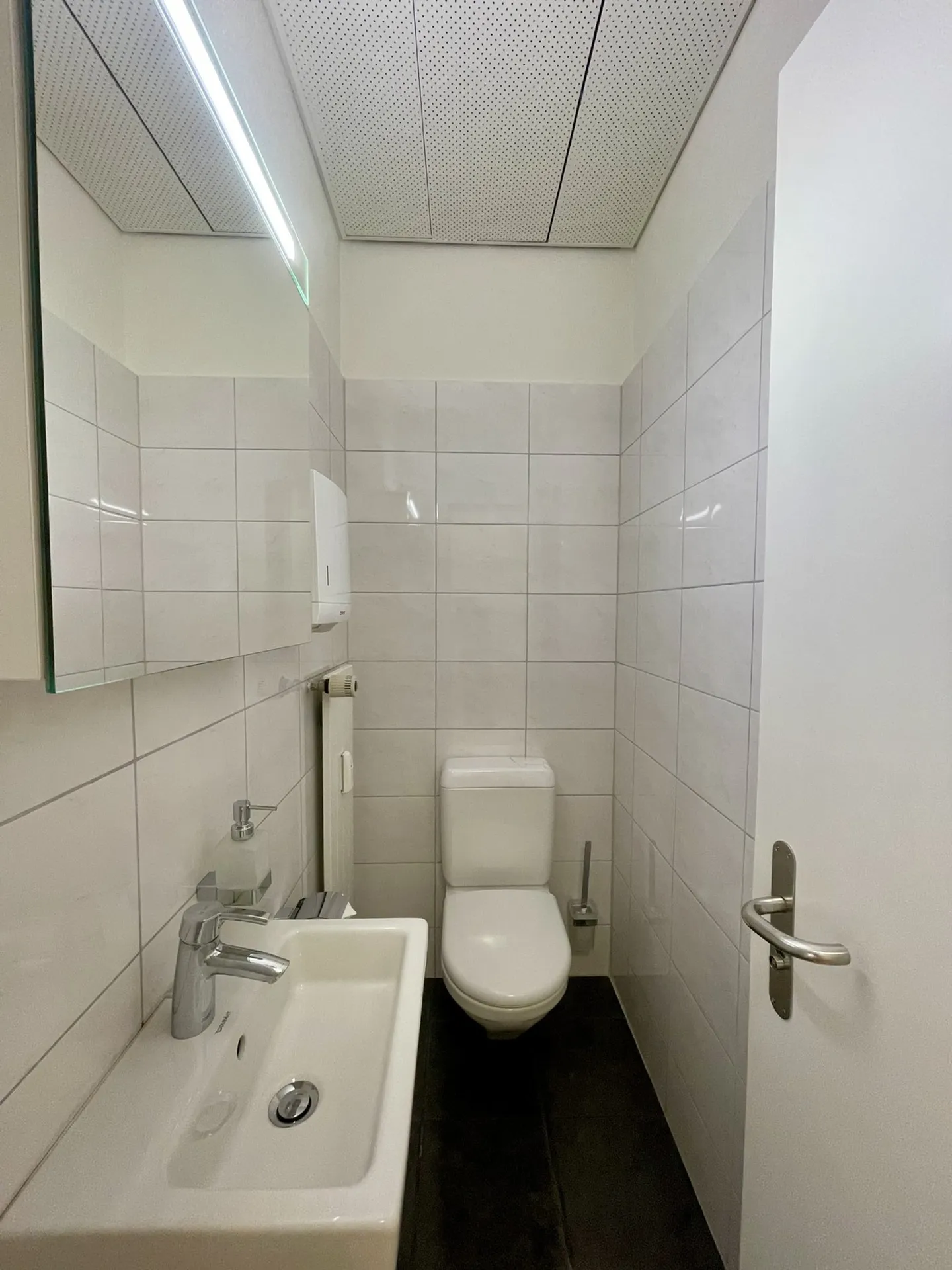 Espace de bureau charmant directement à la gare de Selnau - Photo 10 sur 13