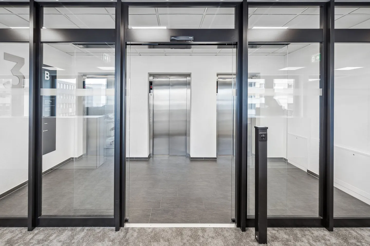 Your modern office space within walking distance to Stettbach train station! - Photo 4 of 11
