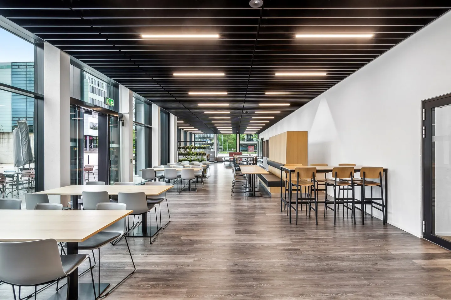 Your modern office space within walking distance to Stettbach train station! - Photo 11 of 11
