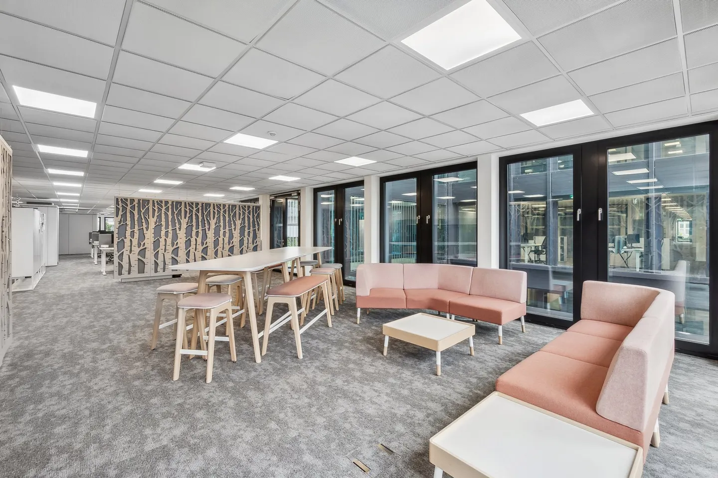 Your modern office space within walking distance to Stettbach train station! - Photo 5 of 11