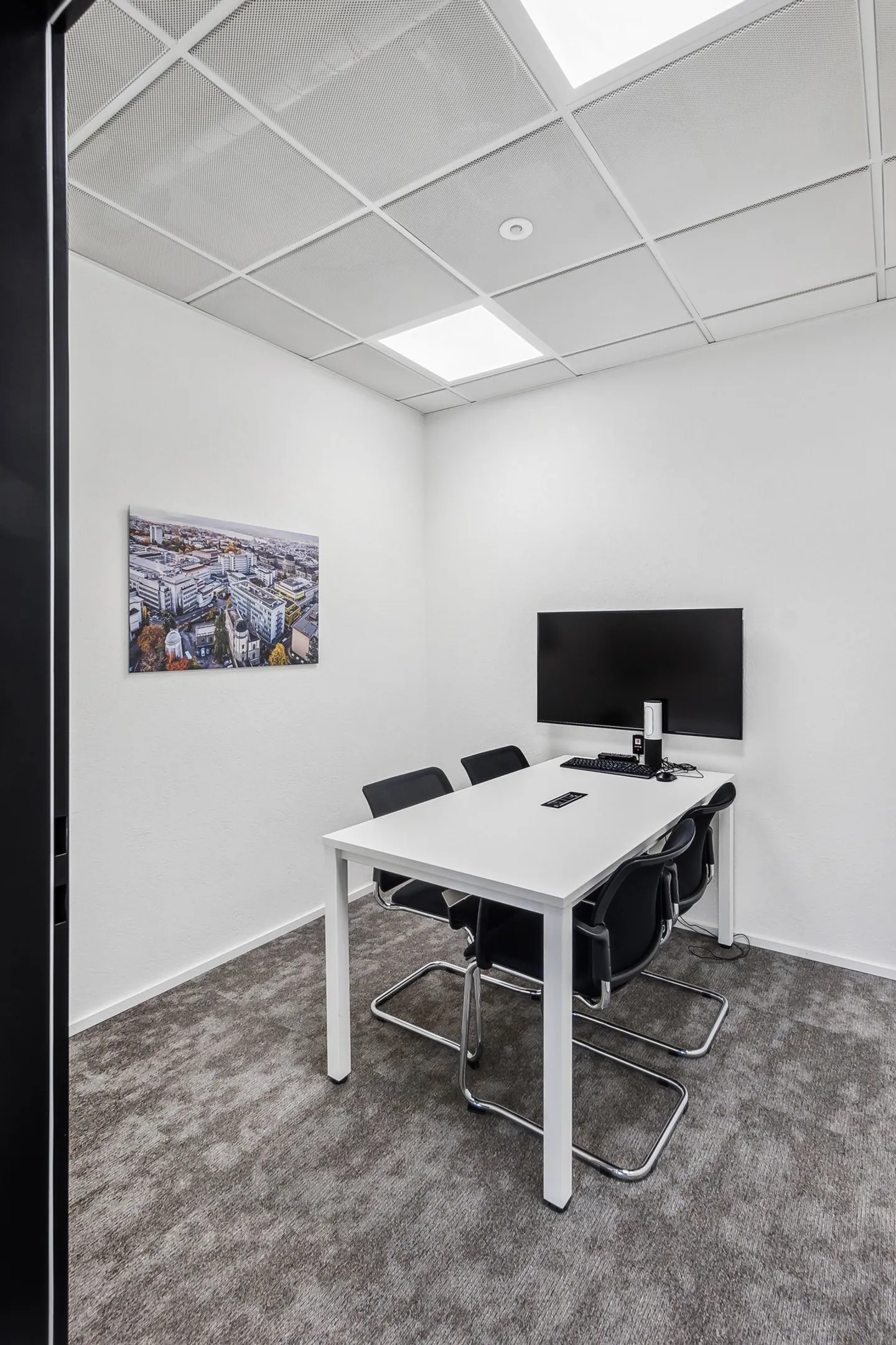 Your modern office space within walking distance to Stettbach train station! - Photo 8 of 11