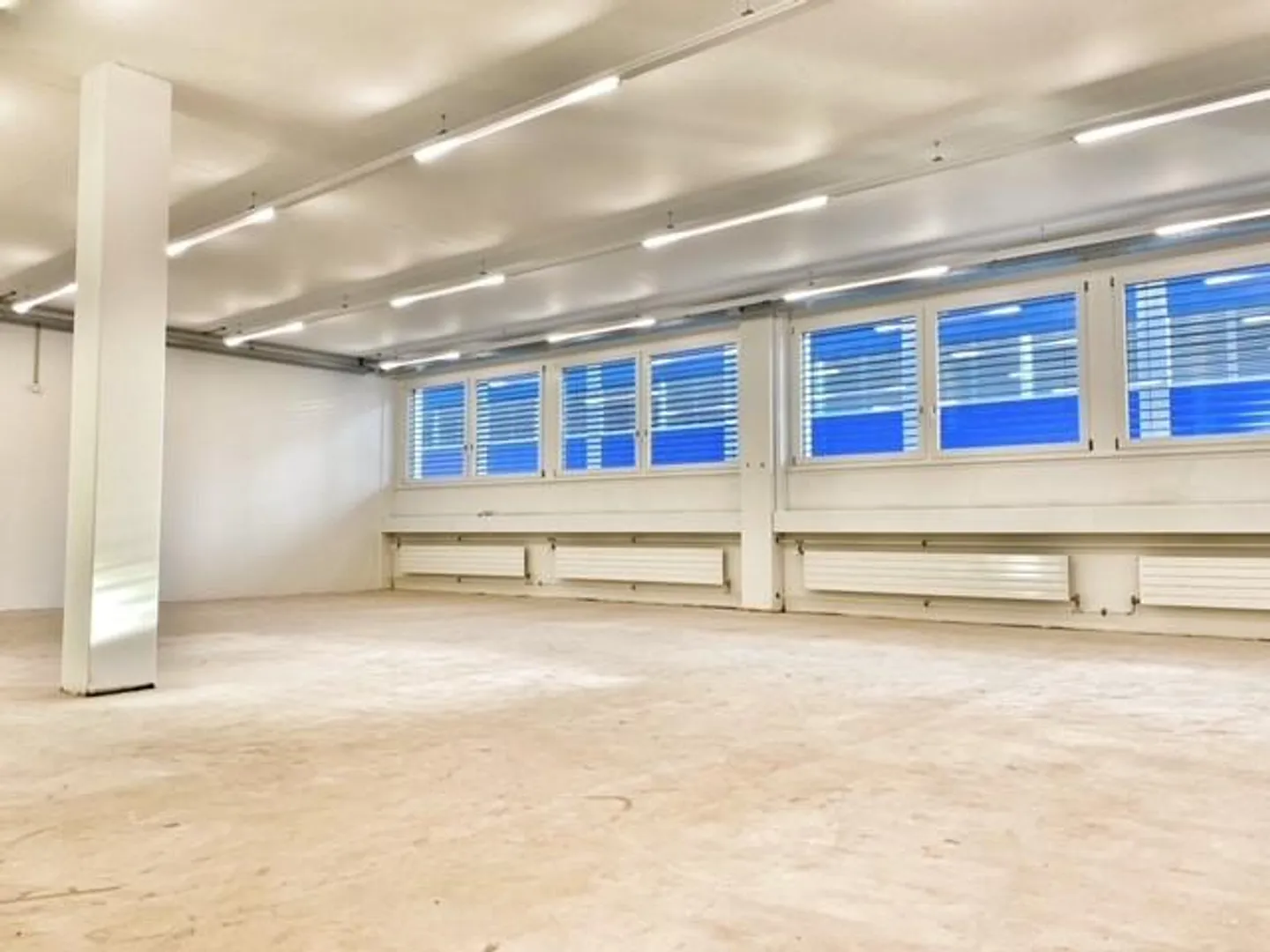 Commercial Property in Alpnach Dorf - Photo 2 of 4