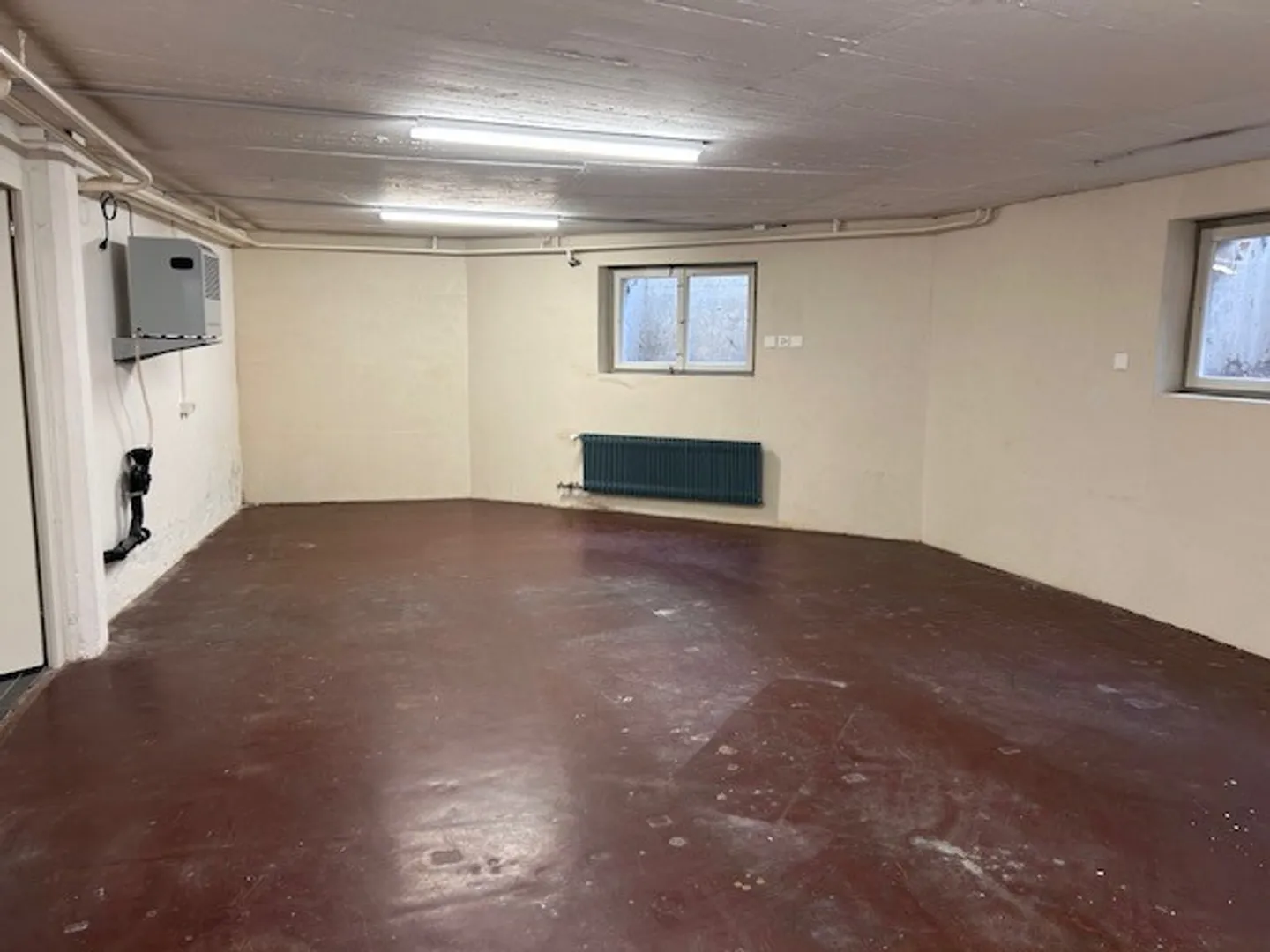 Rent-free for the first 2 months - Spacious commercial space - Photo 6 of 7