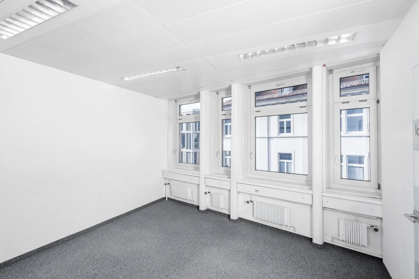 Votre bureau sur la place rouge ! - Photo 10 sur 13