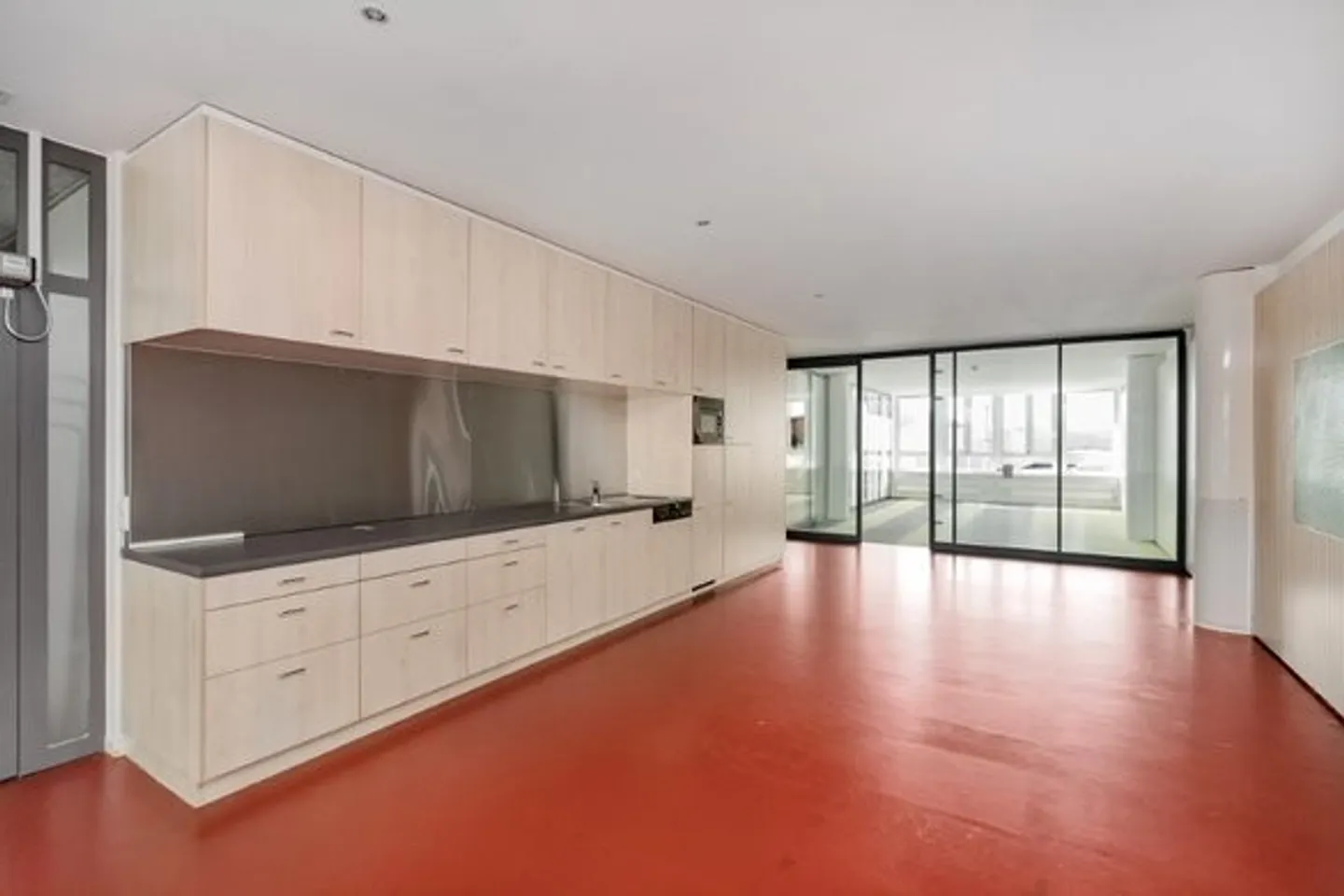 Free commercial space of 830 m² - Photo 11 of 13