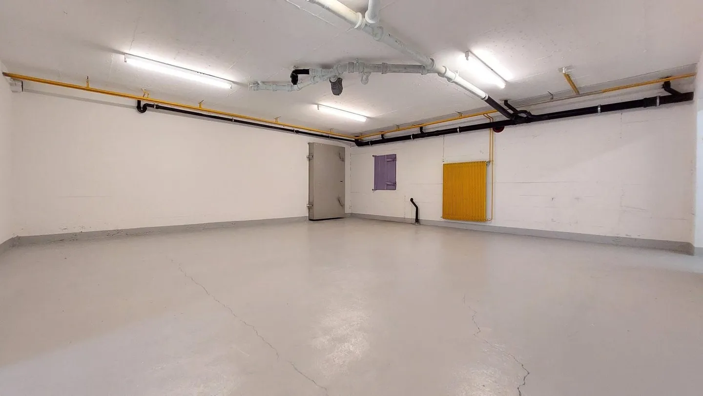 Storage rooms between 11-111 m² in the 3rd basement - Photo 2 of 7
