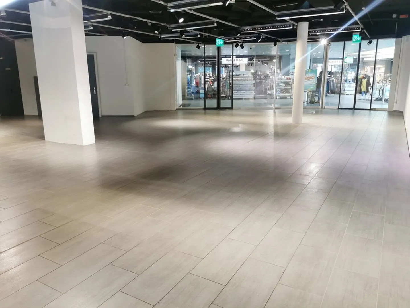 Spazio commerciale / negozio attraente in affitto nel cuore di Olten - Foto 3 di 7