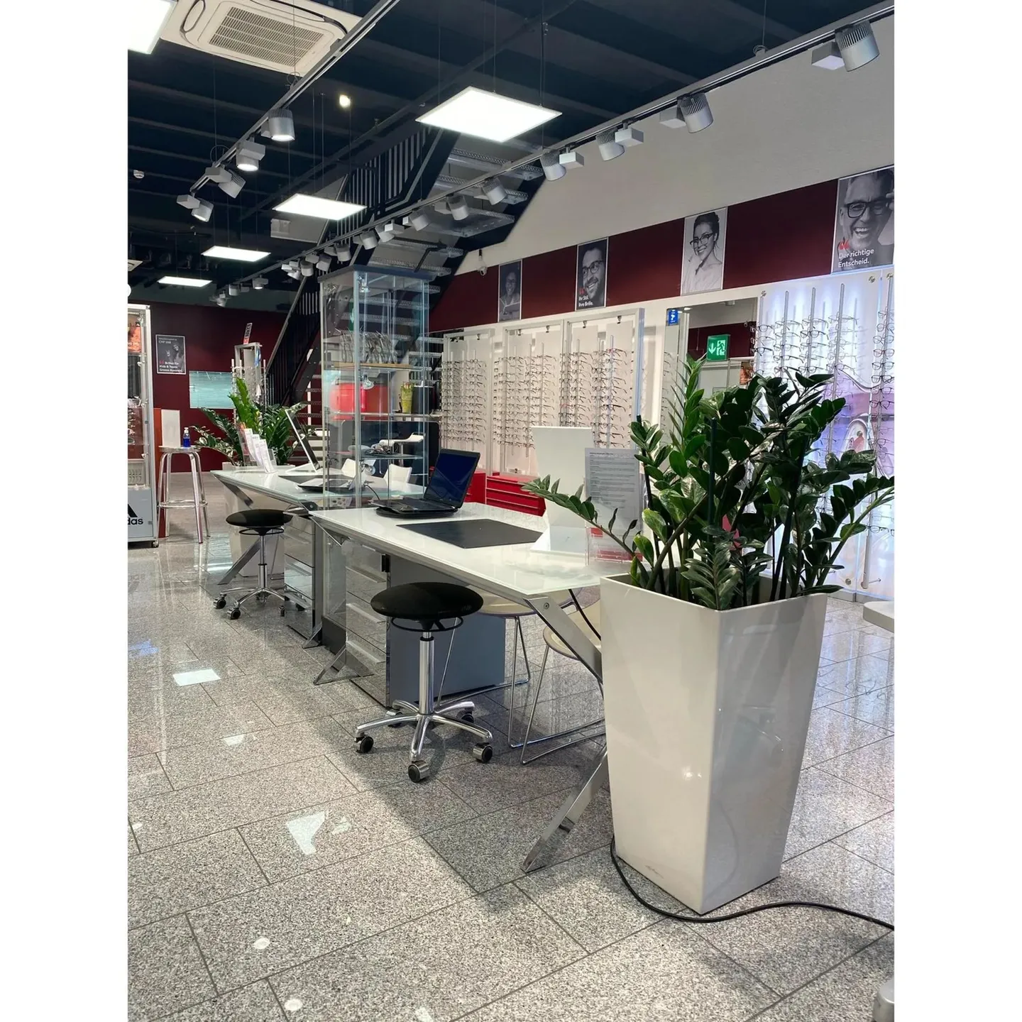 Prime Retail Space in Bülach - Photo 4 of 12