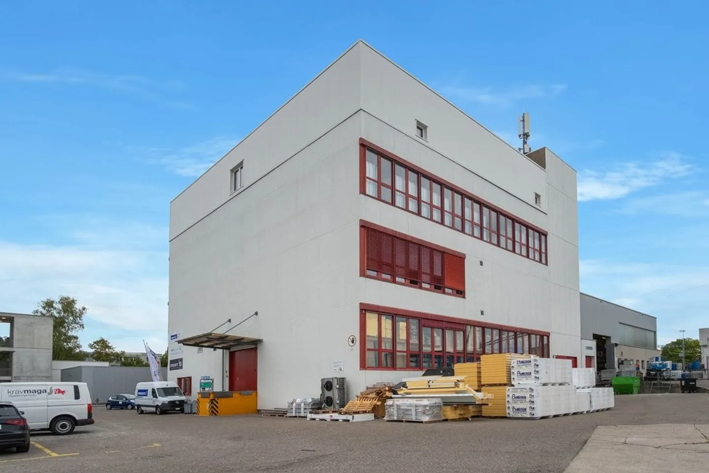 Geräumiger Lagerraum verfügbar - Foto 1 von 3