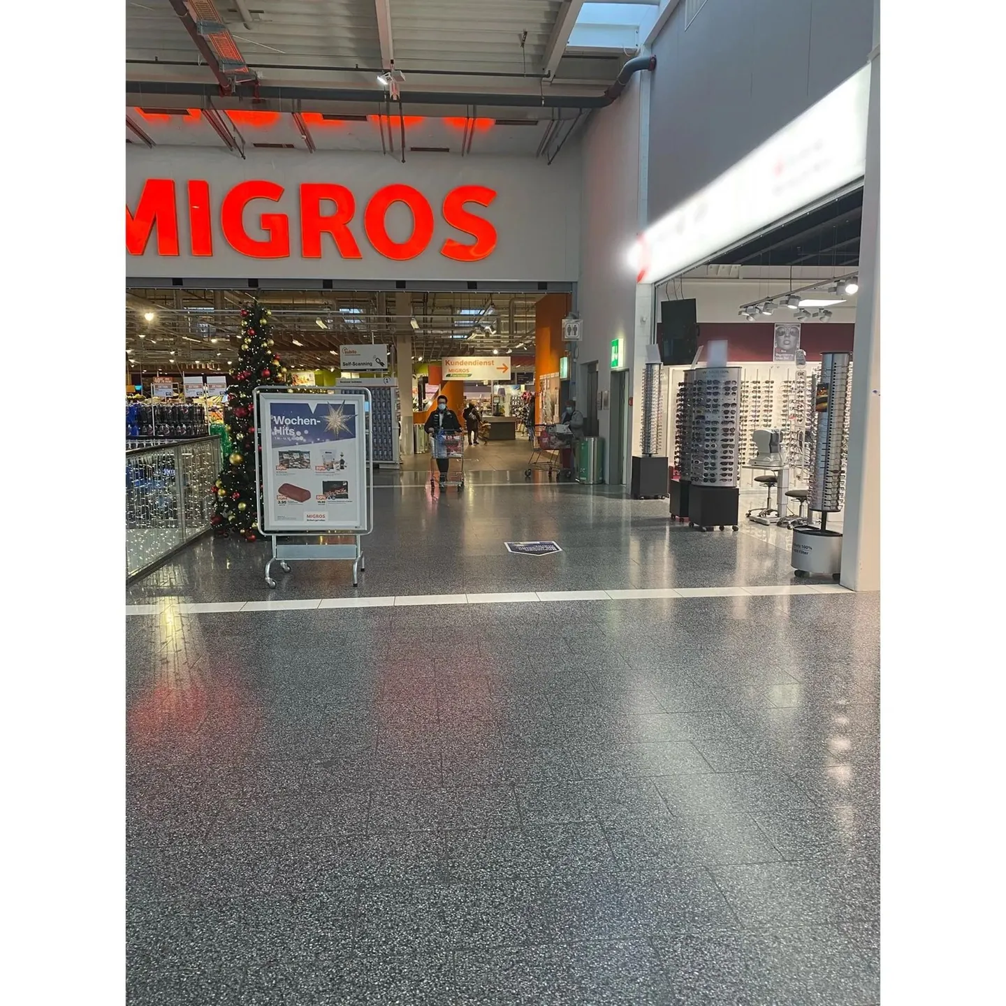 Prime Retail Space in Bülach - Photo 9 of 12