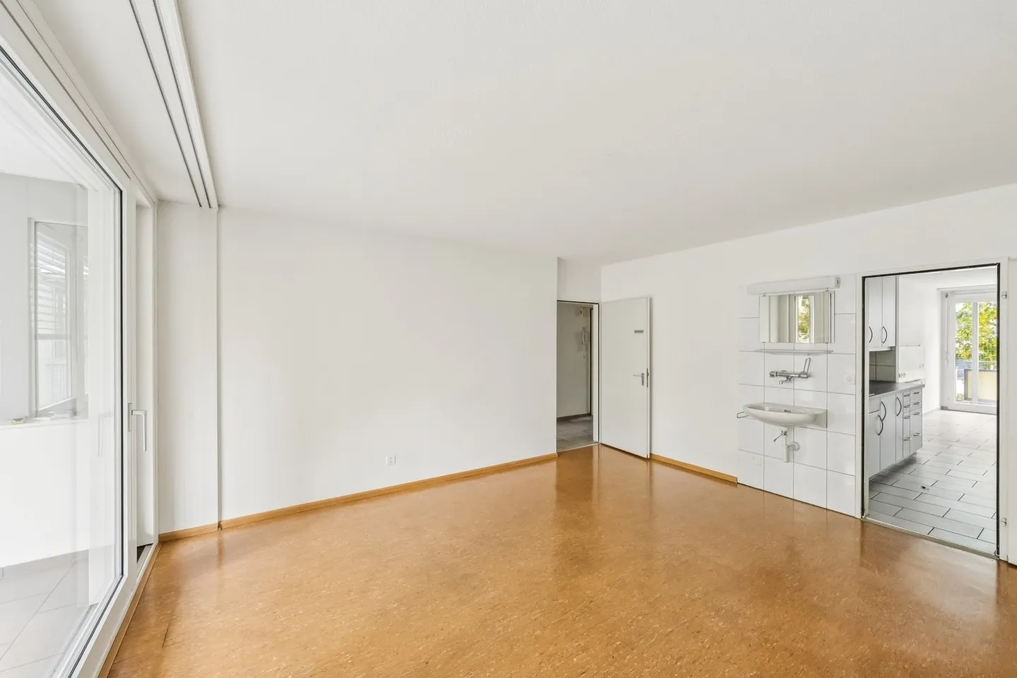 Spazio per uffici/pratiche con opzioni di design flessibili a Gundeli - Foto 9 di 12