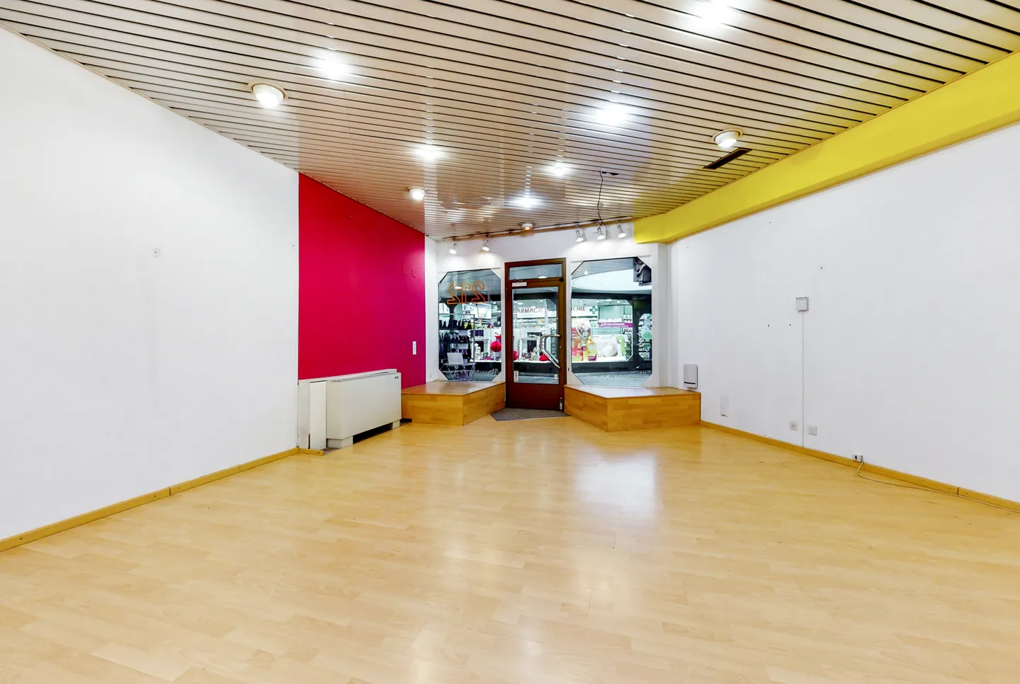 Espace Commercial au Centre-Ville - Photo 3 sur 8