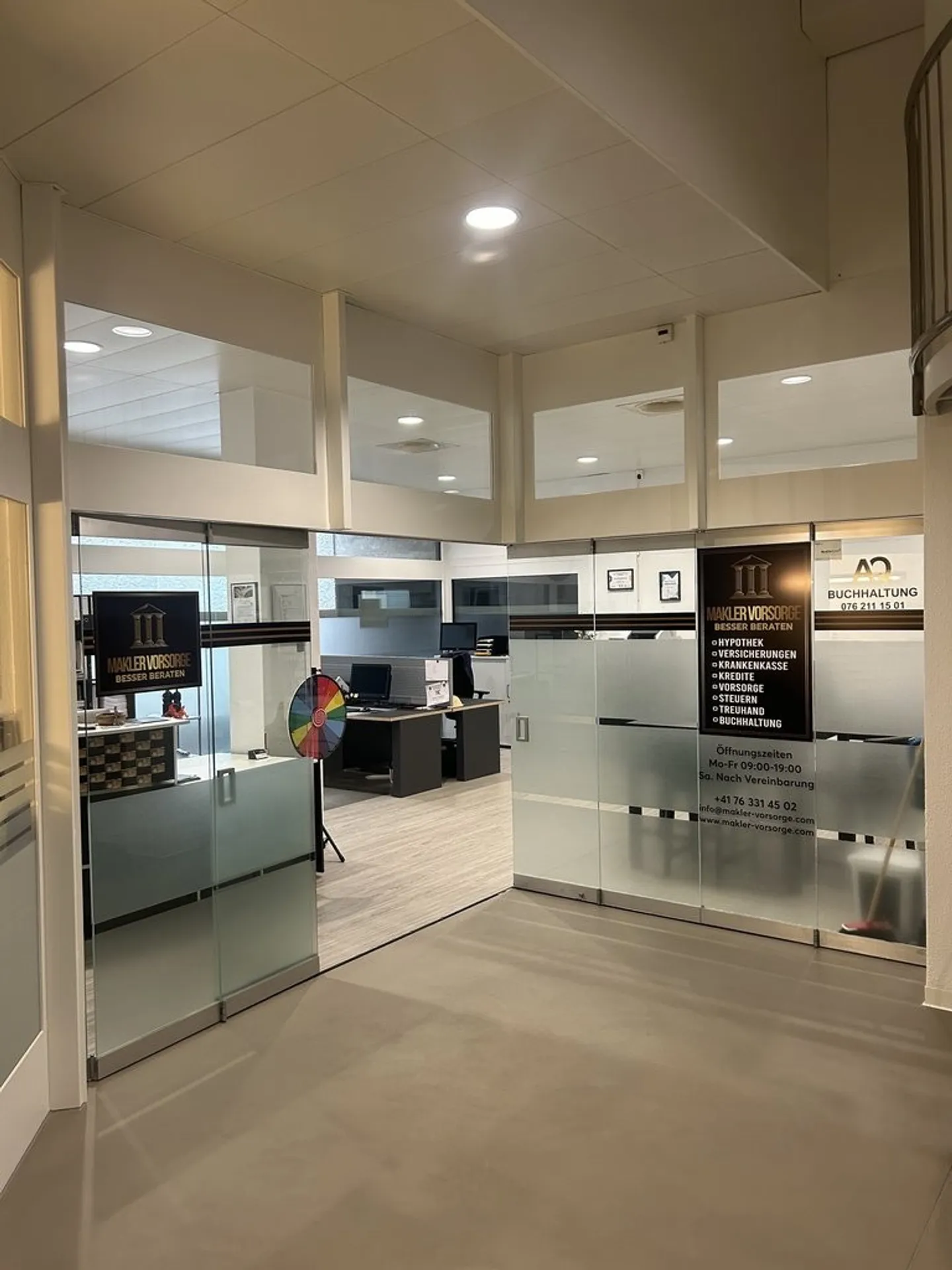 Subtenant - Suitable Commercial Space for the Health Sector - Photo 2 of 8