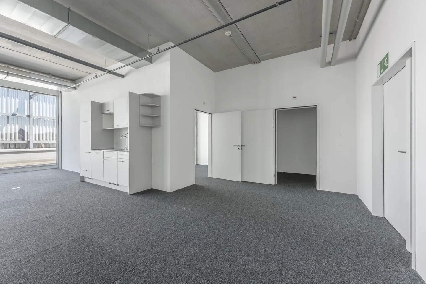 Ufficio con terrazza soleggiata - Foto 2 di 3