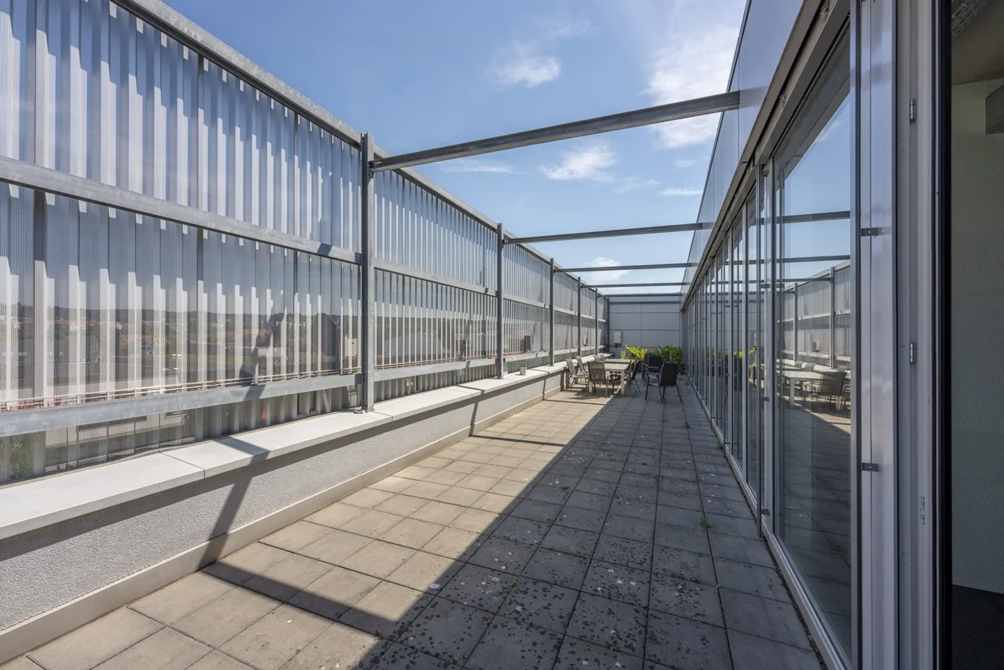 Ufficio con terrazza soleggiata - Foto 3 di 3