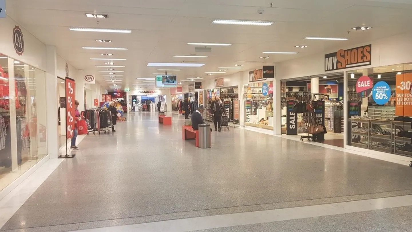 Stabilisciti in un centro commerciale urbano di qualità - Foto 3 di 6