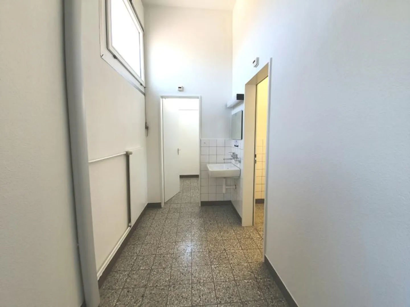 Vielseitige Gewerbefläche in Arlesheim - Foto 6 von 6