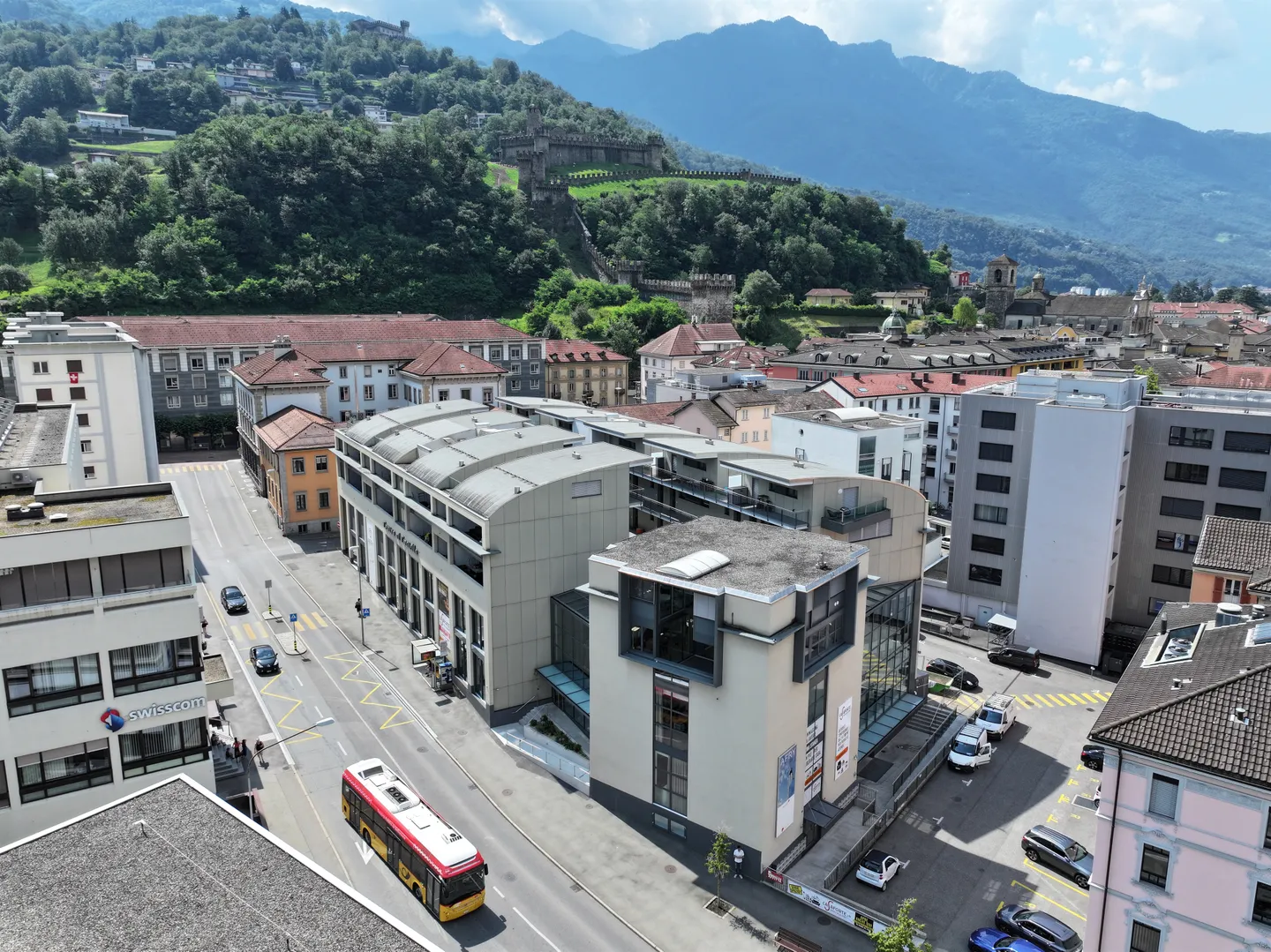 375 m2 Office - Prestige and Functionality in Bellinzona - Photo 1 of 6