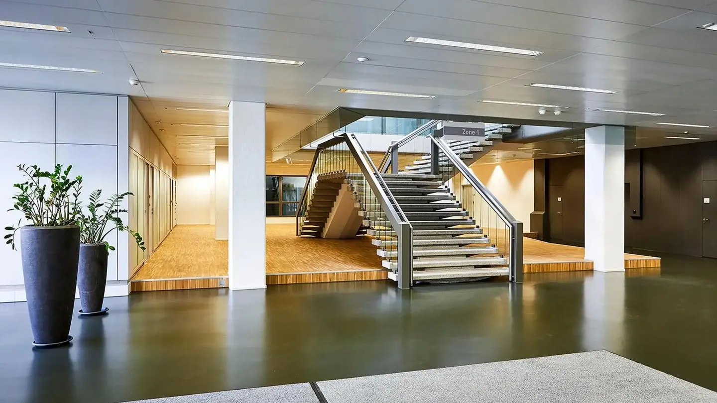 Espace de bureau moderne à Dübendorf - Photo 2 sur 6