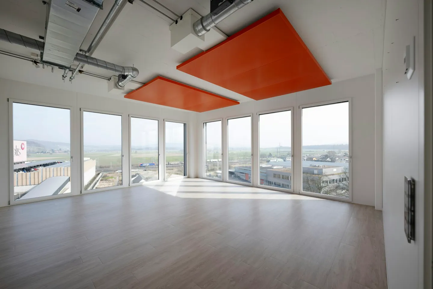 300 m2 o 600 m2 di spazi per uffici premium con vista - Moderno, climatizzato, sostenibile - Foto 2 di 10