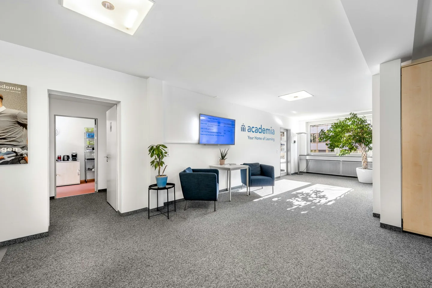 Furnished Office Space (approx. 234 m²) directly at HB Zurich - Top Price! - Photo 5 of 13