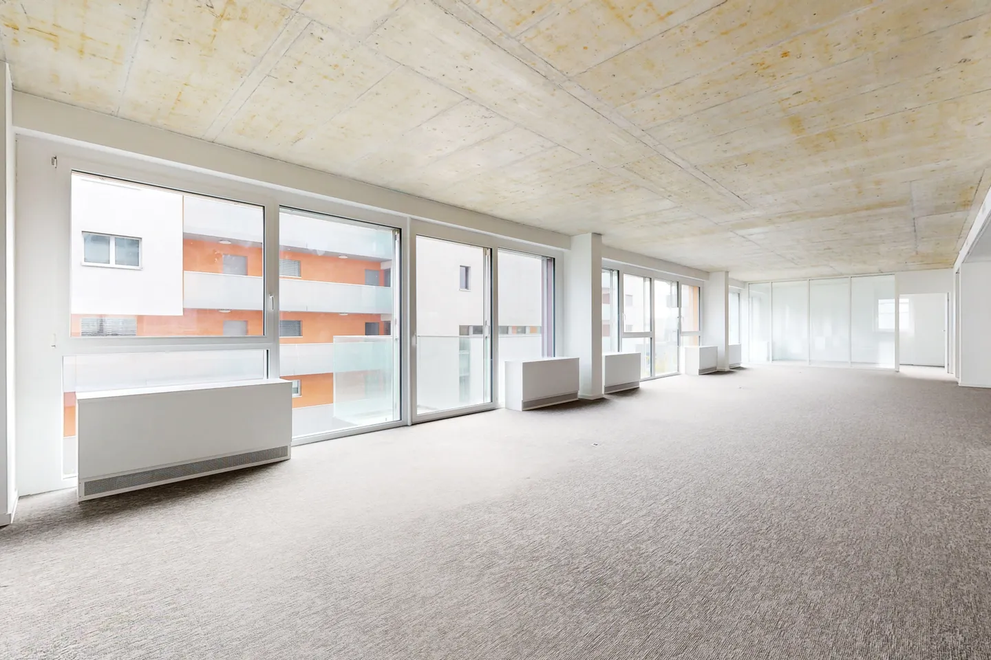 Vos futurs bureaux! Proche de l'autoroute - Photo 5 of 11