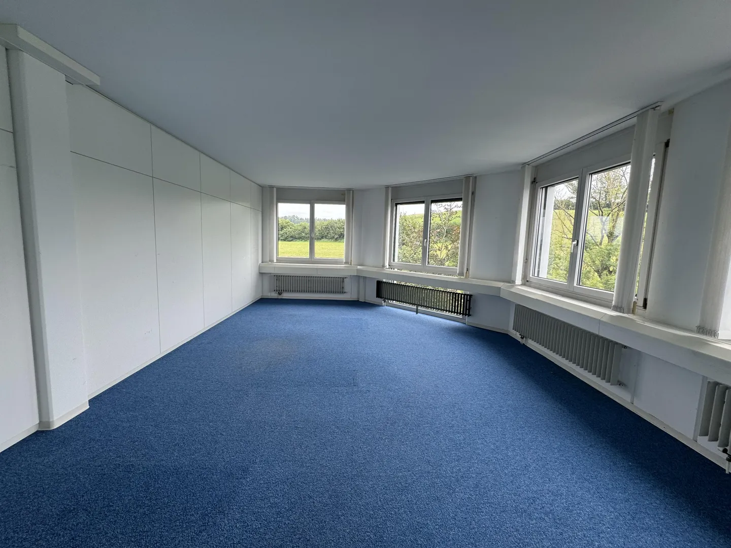 Spacious office and commercial space for rent - Photo 7 of 11