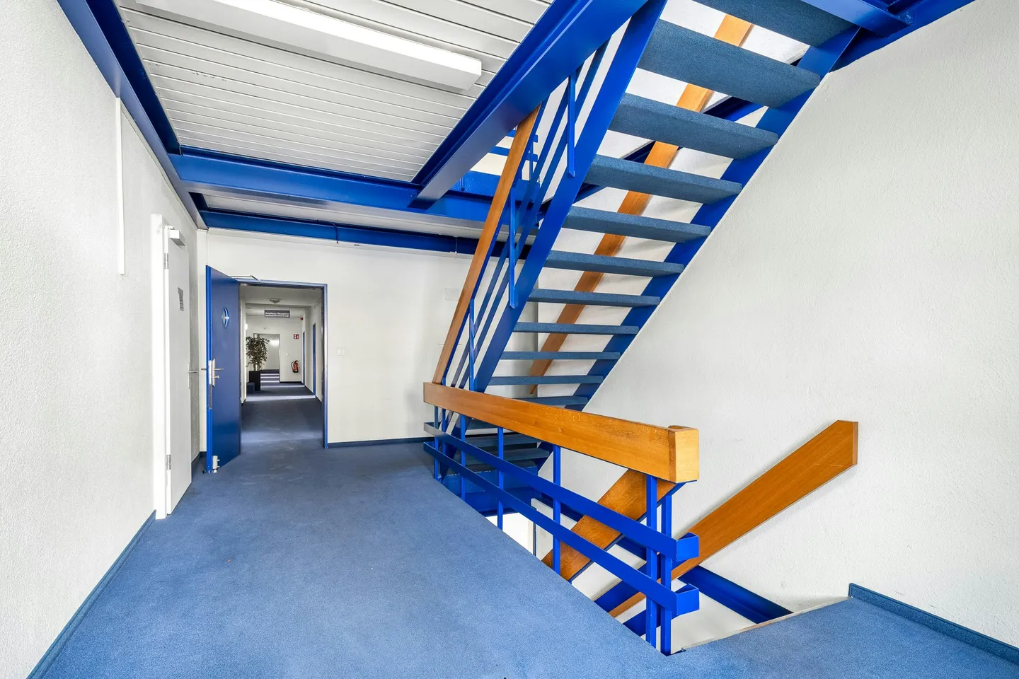 Industrieimmobilie mit hohen Hallen - Foto 5 von 9