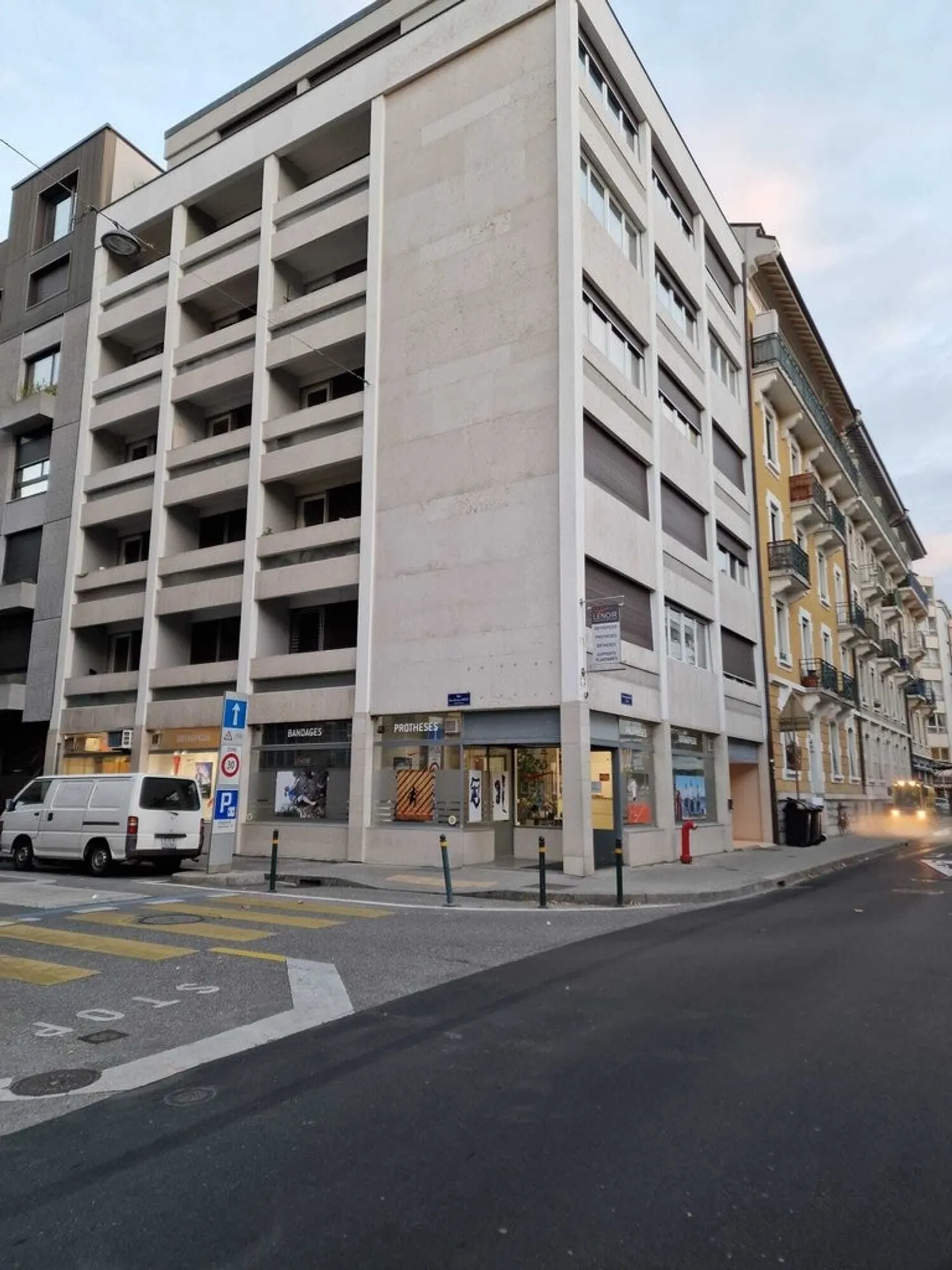 Arcade zur Miete von etwa 120m2 - Krankenhausviertel - Foto 4 von 4