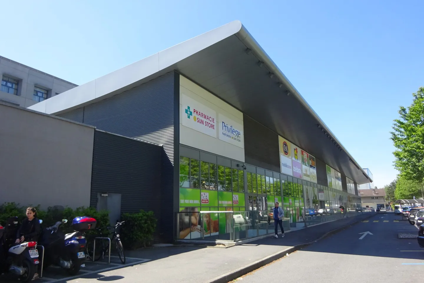 166 m2 surface in the Lancy Centre shopping mall - Photo 8 of 8