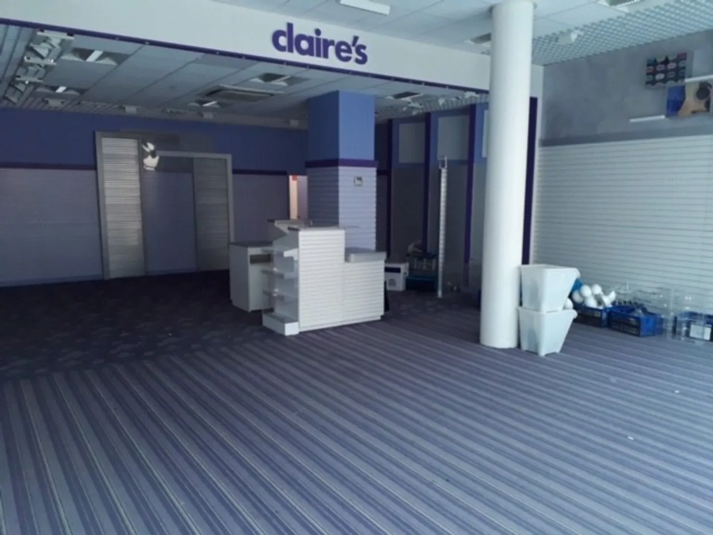 166 m2 surface in the Lancy Centre shopping mall - Photo 3 of 8