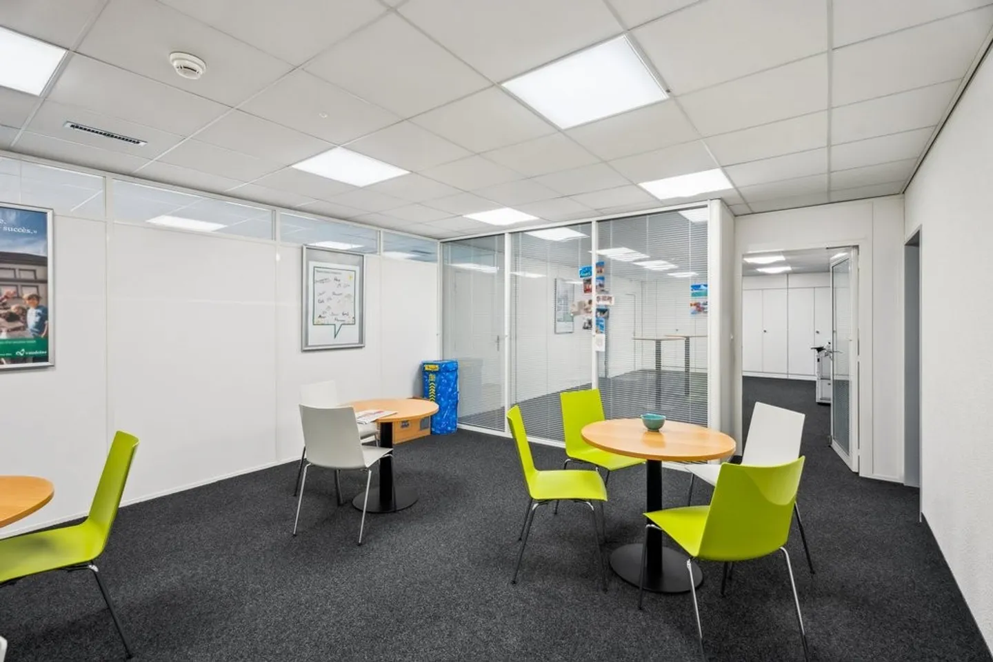 Magnificent office near the highway axes! - Photo 9 of 10
