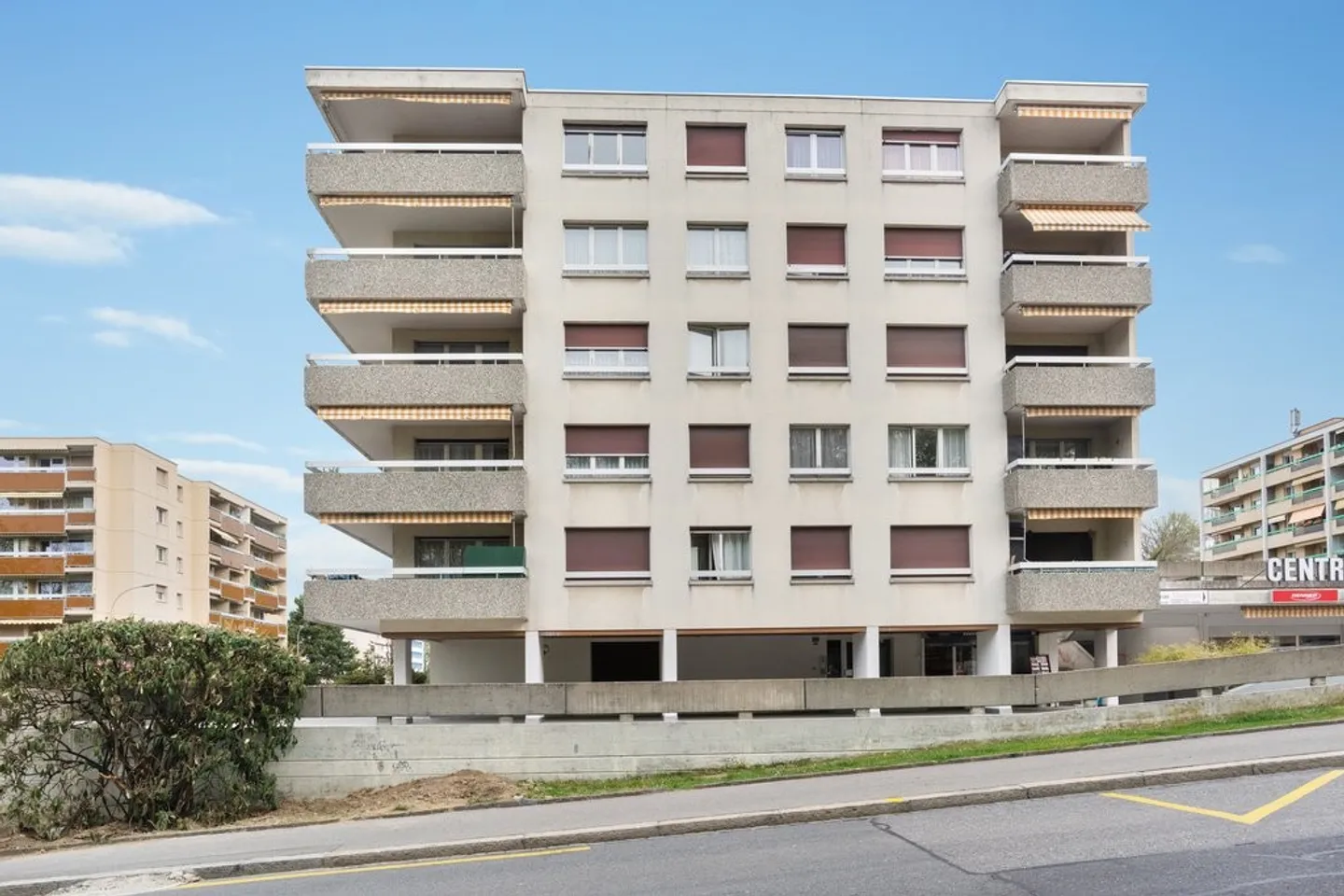 Ideally located in the Shopping Center - Photo 1 of 8