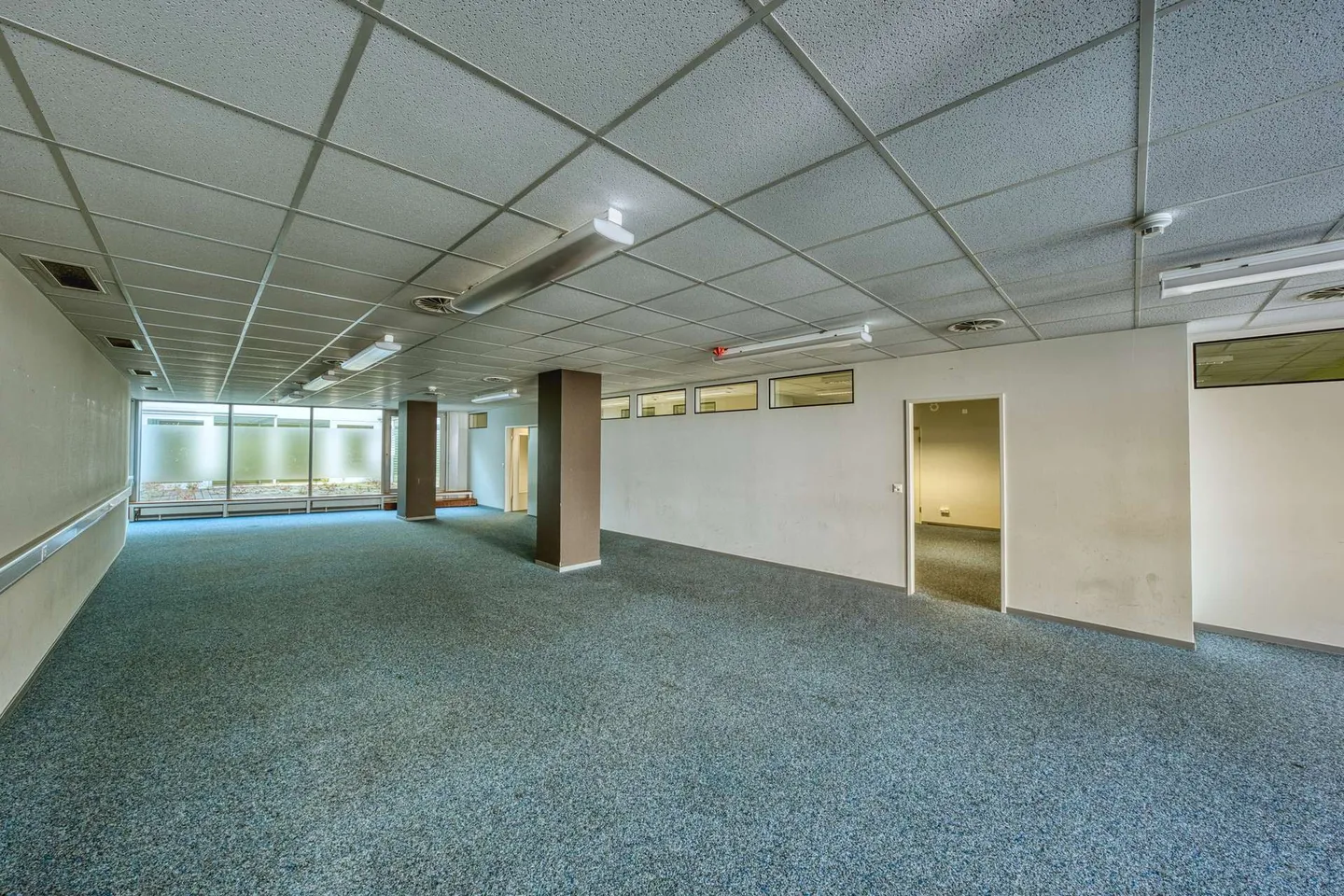 Bureau spacieux au cœur de Bâle - 420 m2 - Photo 3 sur 8