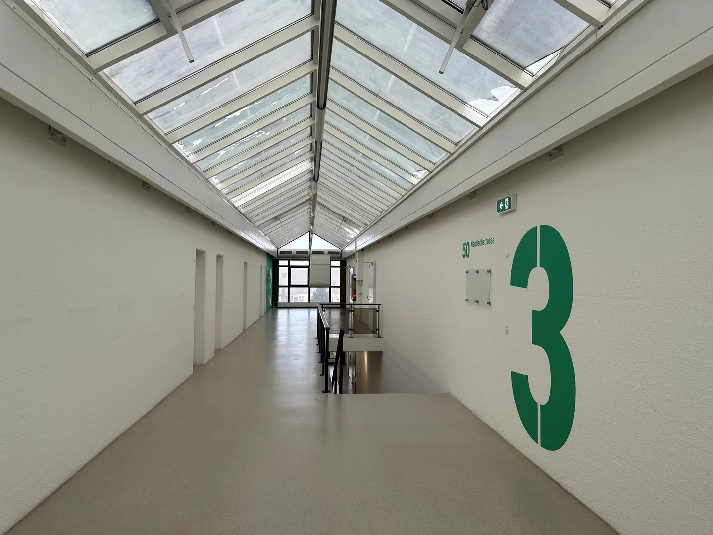 Atelier partagé ou hub créatif - Photo 2 sur 6