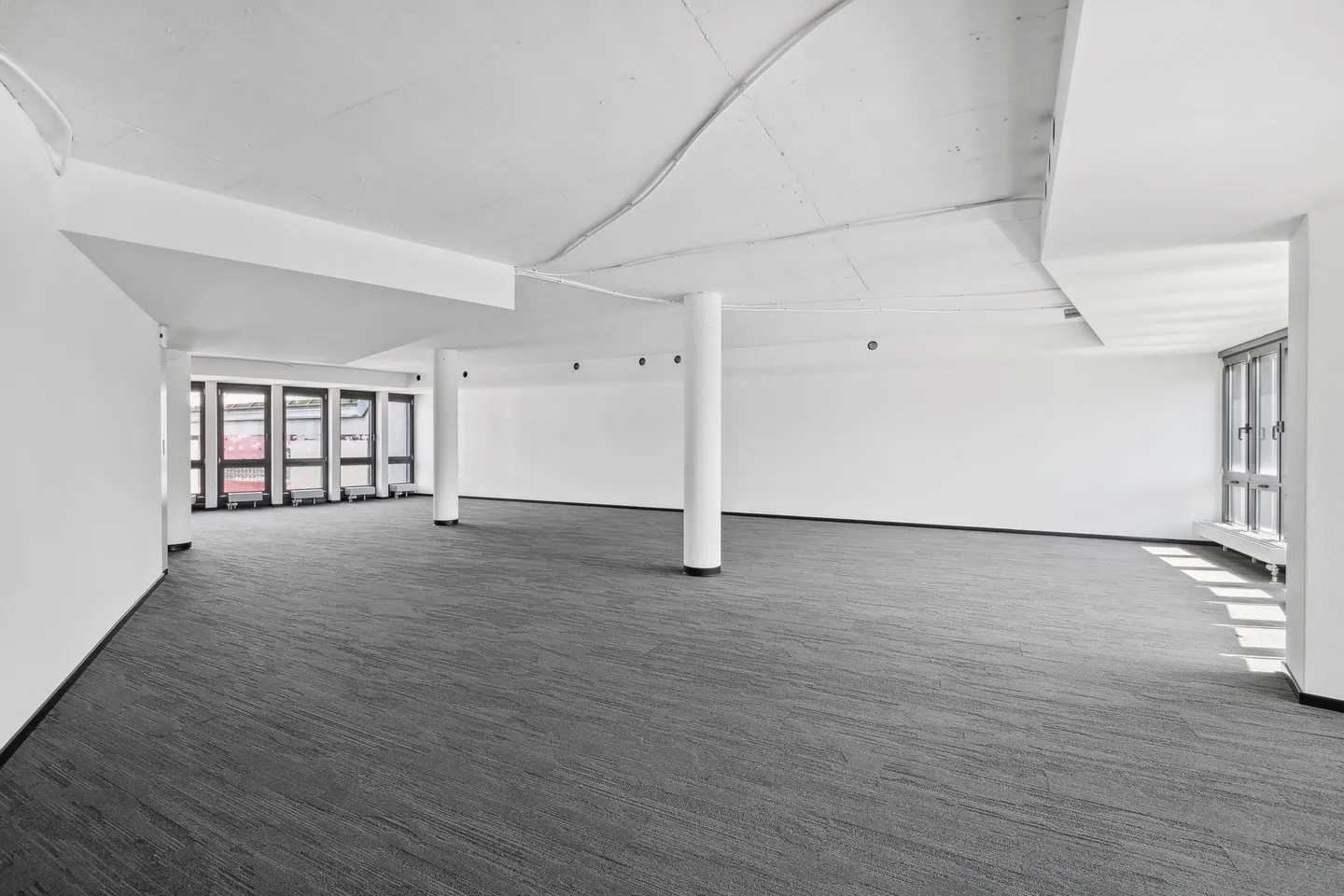 Spazio ufficio attraente in posizione centrale - Disponibile immediatamente! - Foto 7 di 10