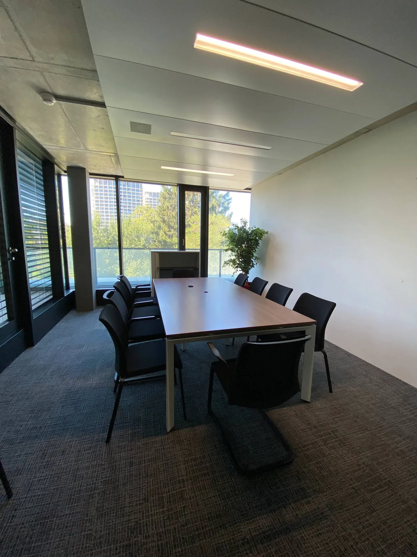 Fully Equipped Office Space - Photo 4 of 5